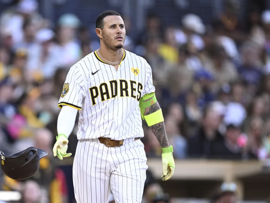 padres-star-manny-machado-quietly-building-time